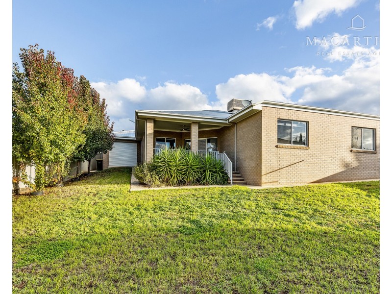 27 Clifton Street, Bourkelands NSW 2650