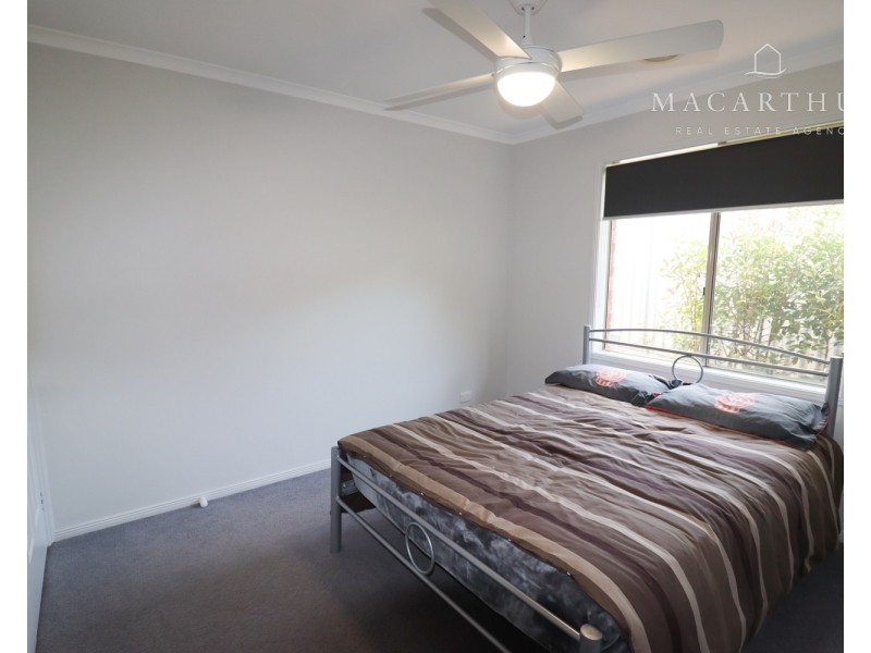 15 Lyndoch Place, Bourkelands NSW 2650