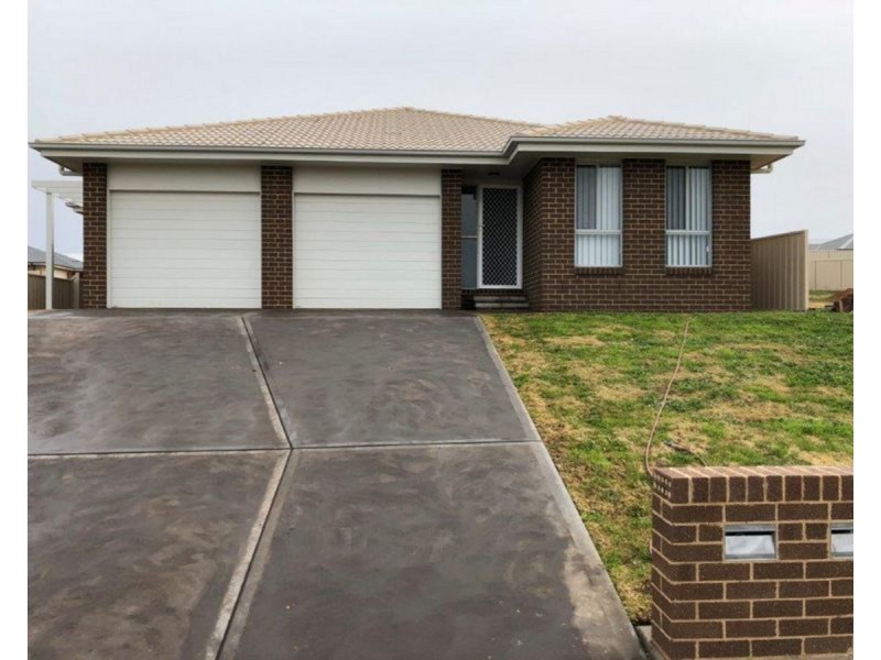 40A Ross Parkway, Gobbagombalin NSW 2650