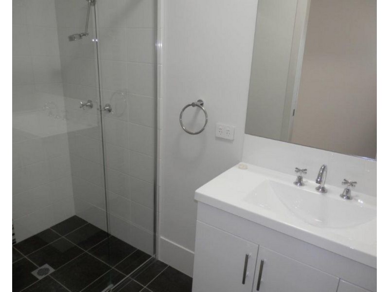 40A Ross Parkway, Gobbagombalin NSW 2650