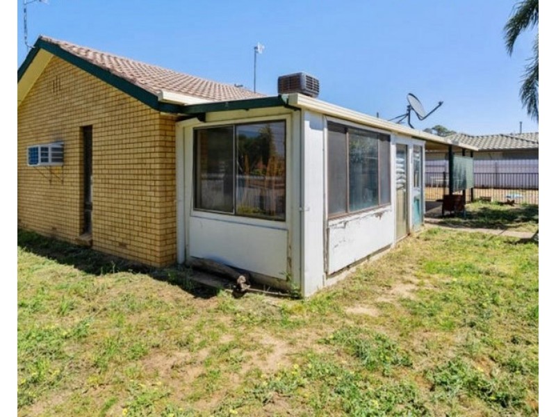 6 Gregory Crescent, Lake Albert NSW 2650
