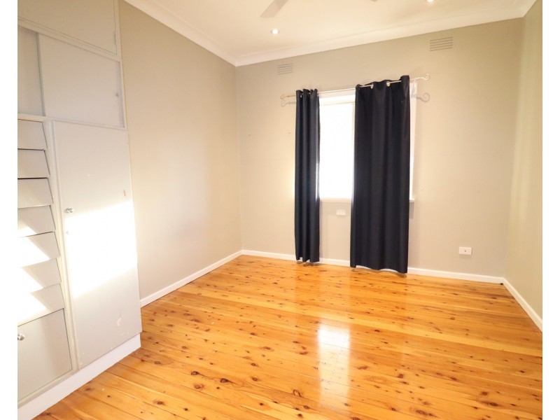 32 Walteela Avenue, Mount Austin NSW 2650