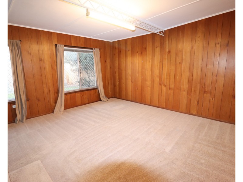 32 Walteela Avenue, Mount Austin NSW 2650