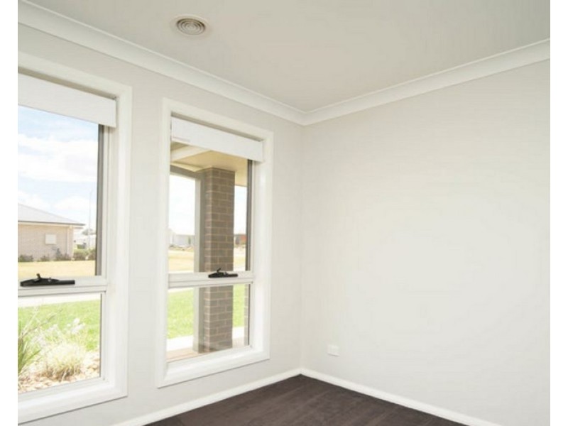 1 Goonawarra Street, Gobbagombalin NSW 2650