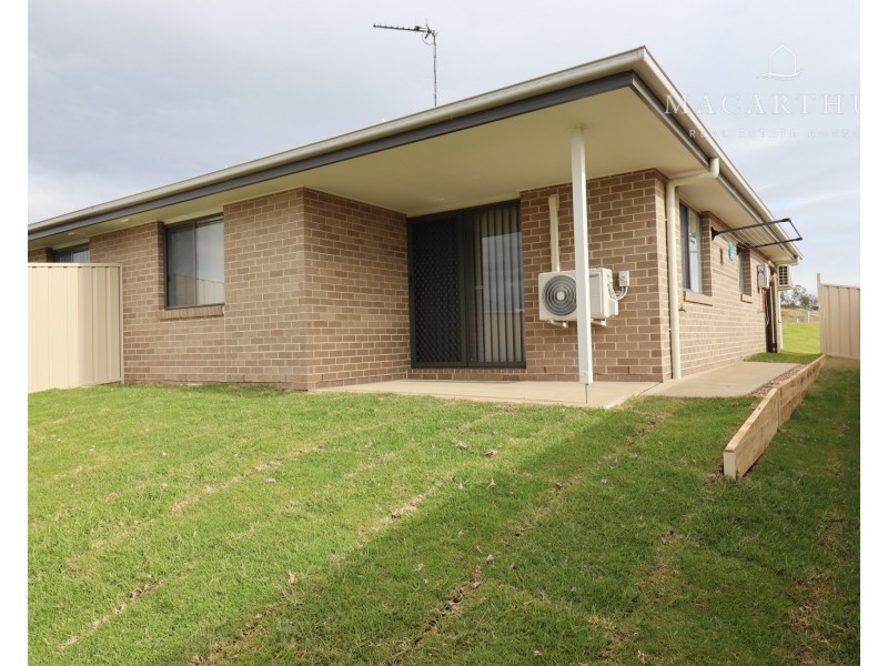 1/140 Muttama Parade, Gobbagombalin NSW 2650