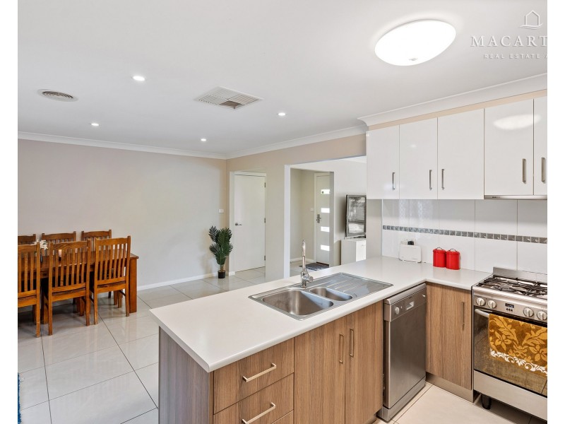 1/80 Messenger Avenue, Boorooma NSW 2650