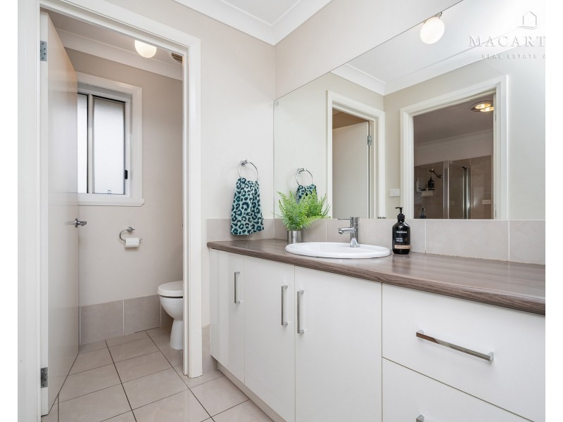 1/80 Messenger Avenue, Boorooma NSW 2650