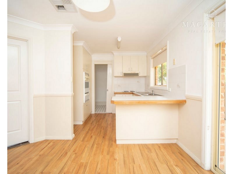 2/8 Malebo Place, Tatton NSW 2650