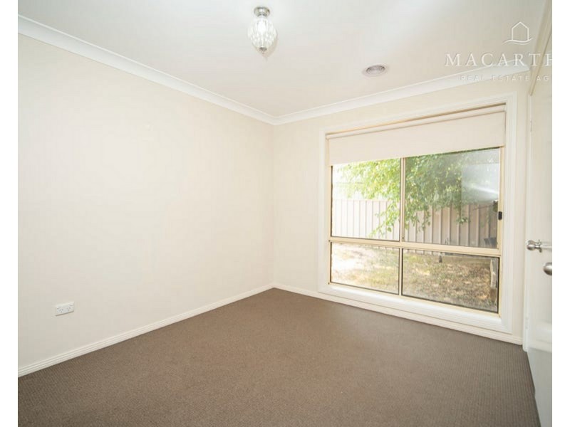 2/8 Malebo Place, Tatton NSW 2650