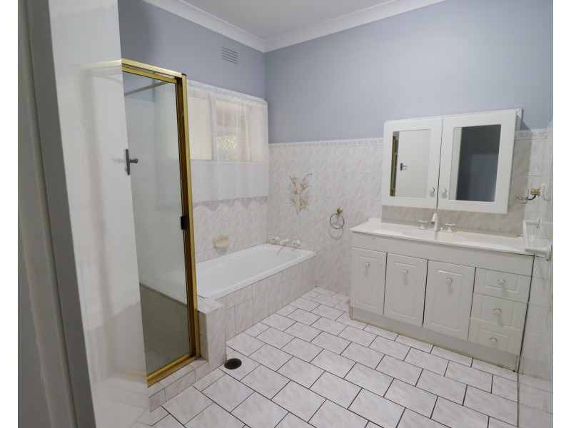 342 Lake Albert Road, Kooringal NSW 2650