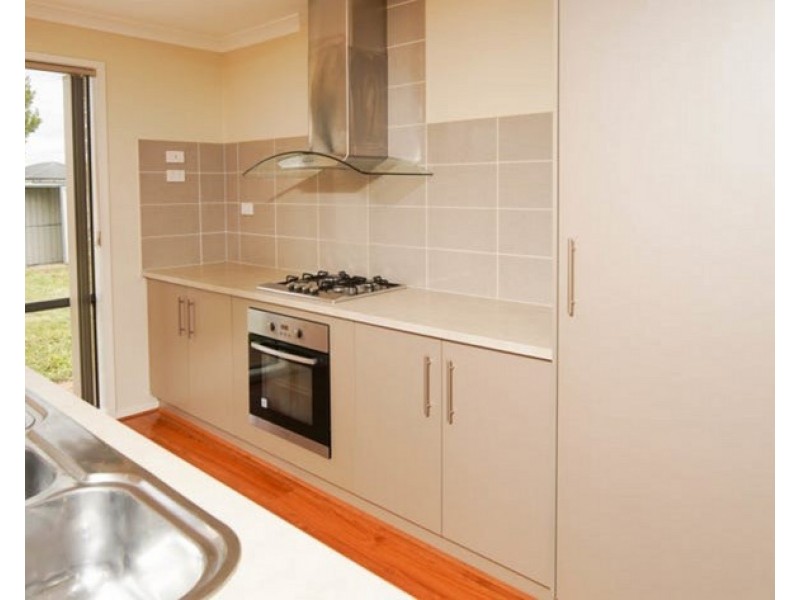 36 Bradman Drive, Boorooma NSW 2650
