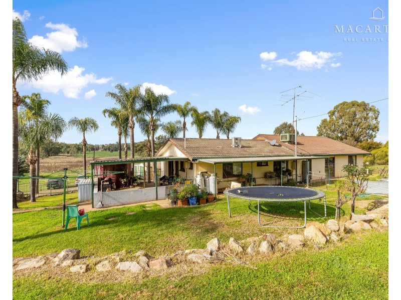 1409 Sturt Highway, Yarragundry NSW 2650