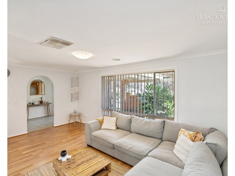 20 Langi Crescent, Glenfield Park NSW 2650