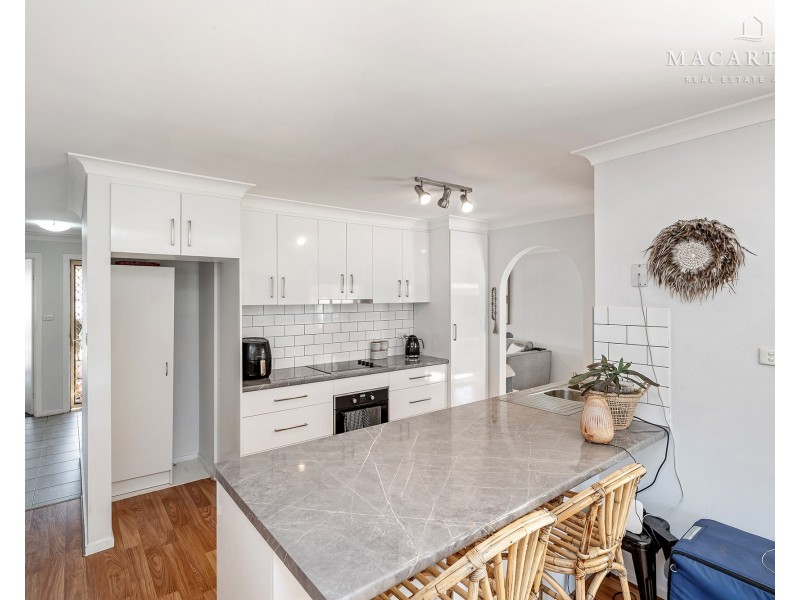 20 Langi Crescent, Glenfield Park NSW 2650