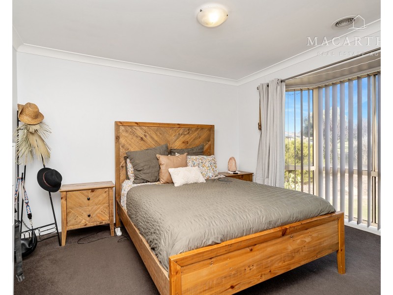 20 Langi Crescent, Glenfield Park NSW 2650