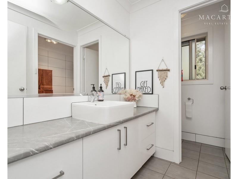 20 Langi Crescent, Glenfield Park NSW 2650