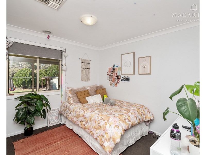 20 Langi Crescent, Glenfield Park NSW 2650