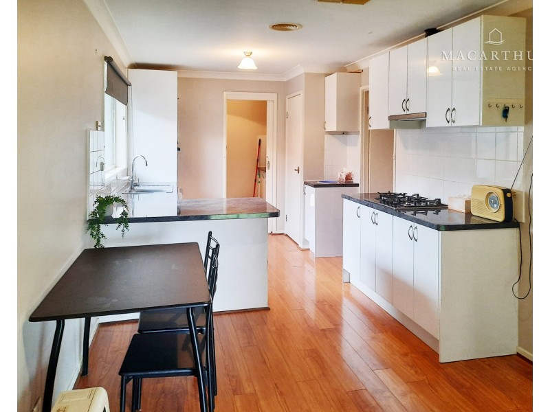 13 Lockett Place, Tolland NSW 2650