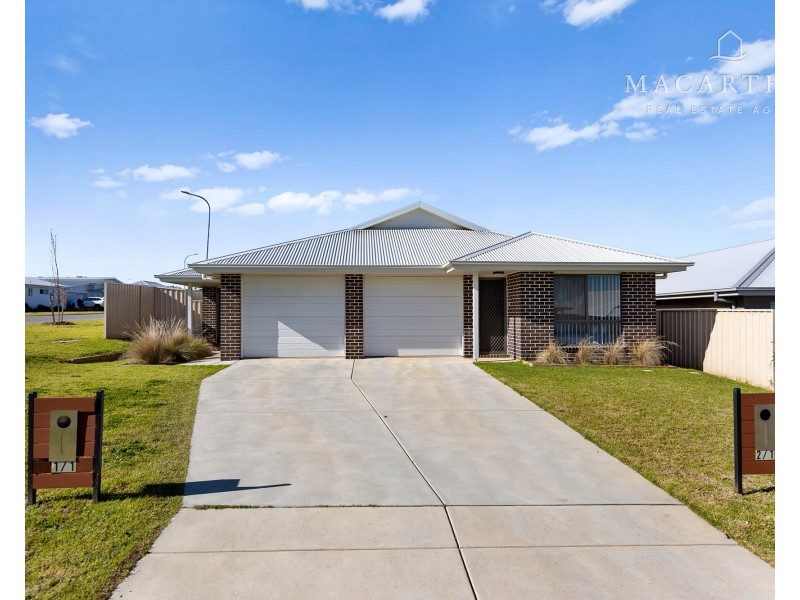 1 & 2/1 Ronald Street, Gobbagombalin NSW 2650