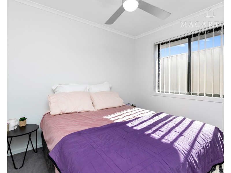 1 & 2/1 Ronald Street, Gobbagombalin NSW 2650