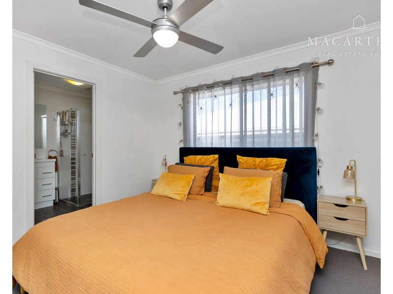 1 & 2/1 Ronald Street, Gobbagombalin NSW 2650