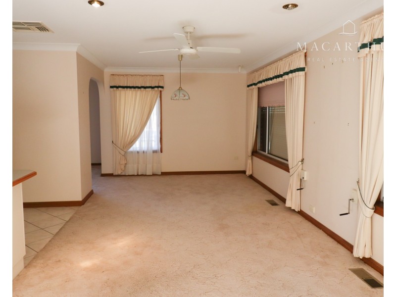 5 Wilgoma Street, Bourkelands NSW 2650