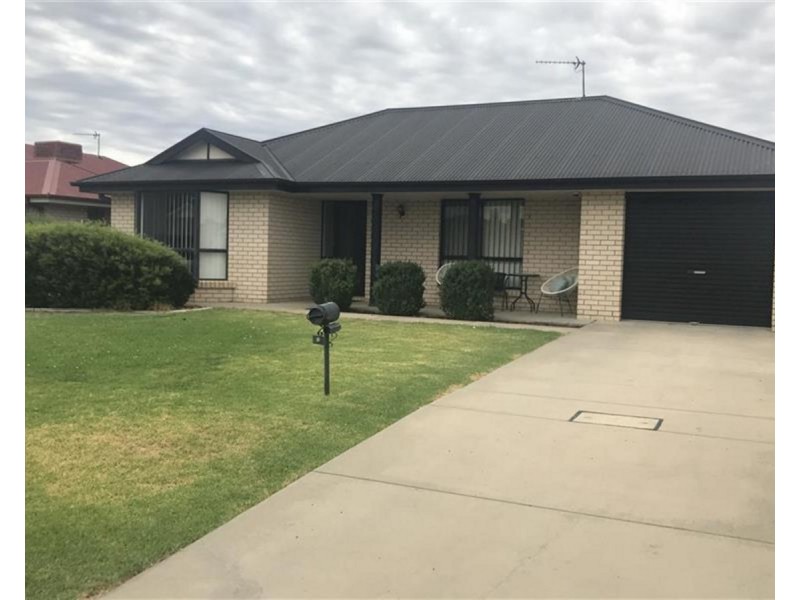 12 Womboin Crescent, Glenfield Park NSW 2650