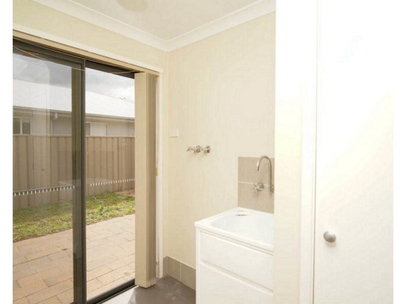 36 Bradman Drive, Boorooma NSW 2650