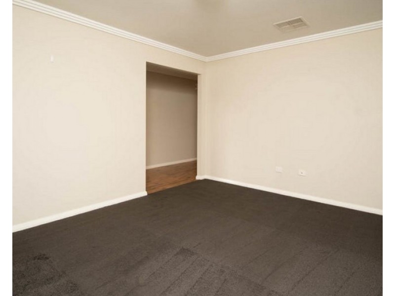 111 Strickland Drive, Boorooma NSW 2650