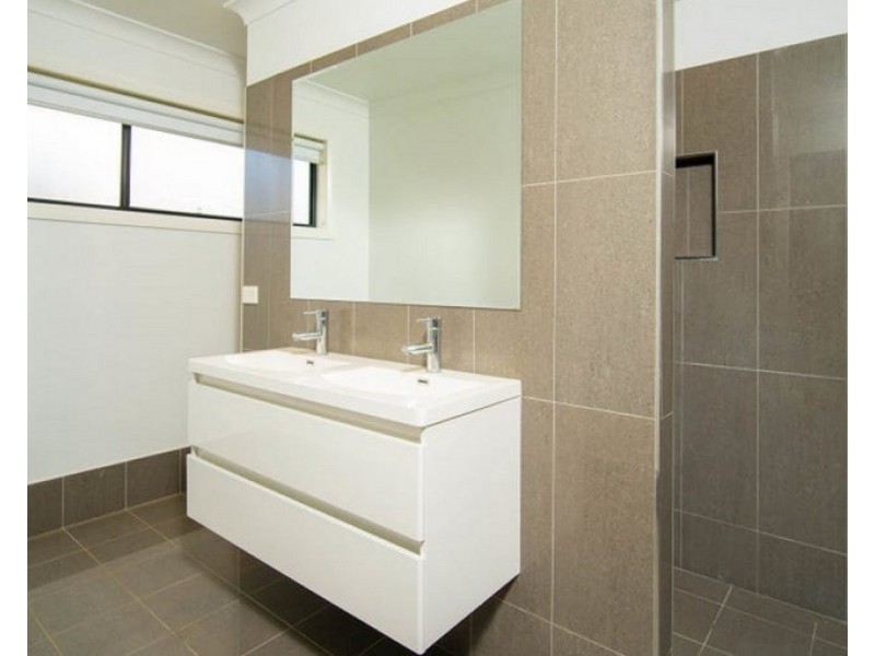 111 Strickland Drive, Boorooma NSW 2650