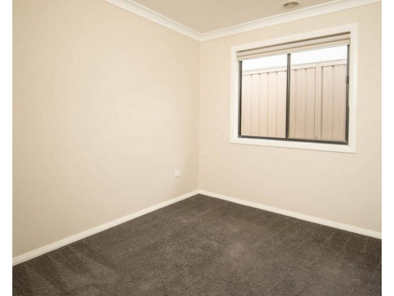 111 Strickland Drive, Boorooma NSW 2650