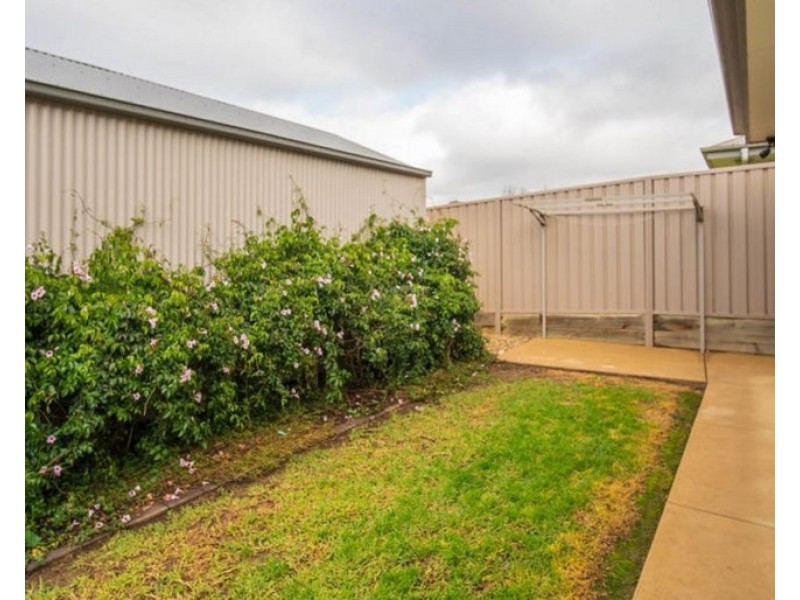 111 Strickland Drive, Boorooma NSW 2650