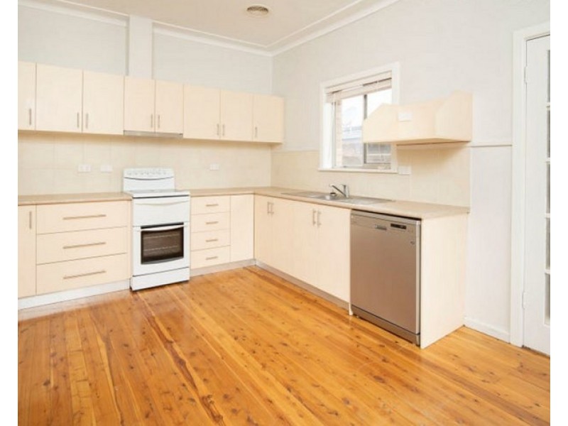 65 Main Street, Lake Albert NSW 2650
