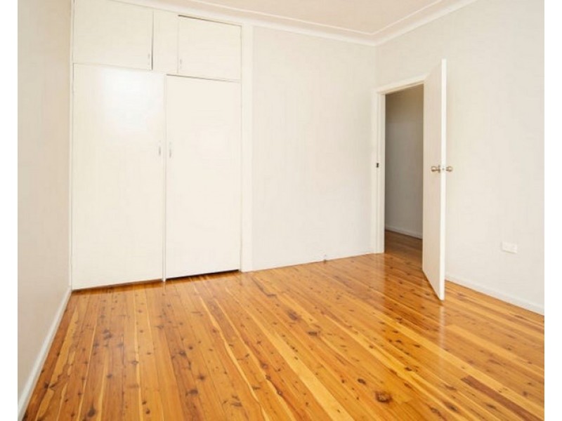 65 Main Street, Lake Albert NSW 2650