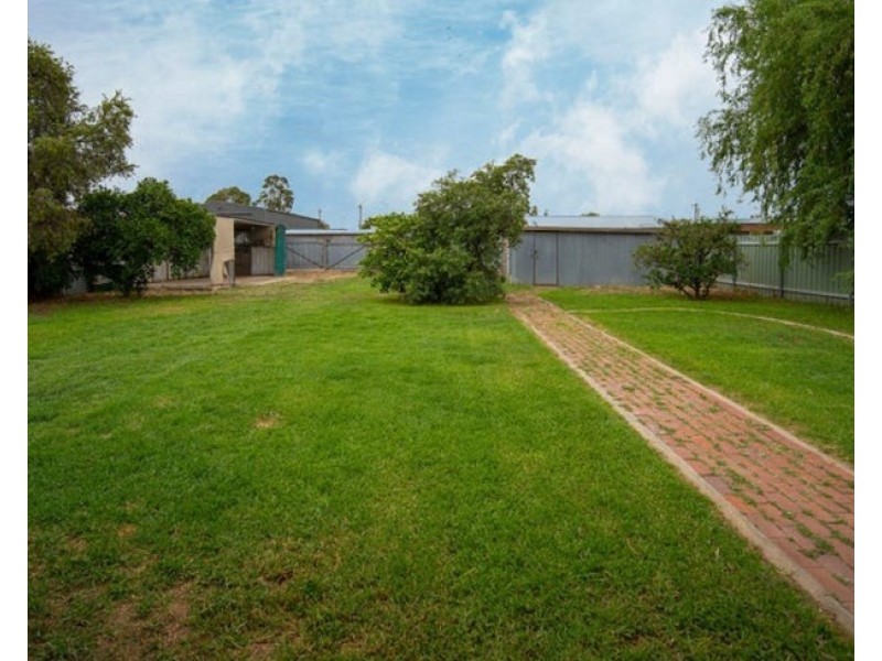 65 Main Street, Lake Albert NSW 2650