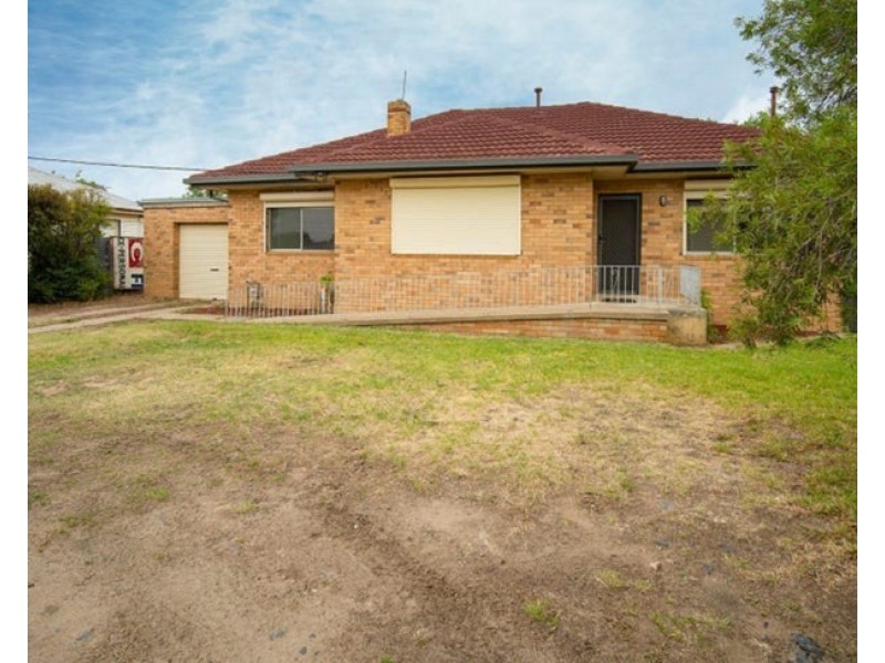65 Main Street, Lake Albert NSW 2650