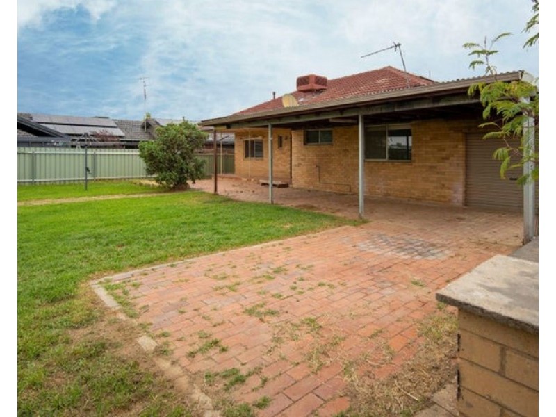 65 Main Street, Lake Albert NSW 2650