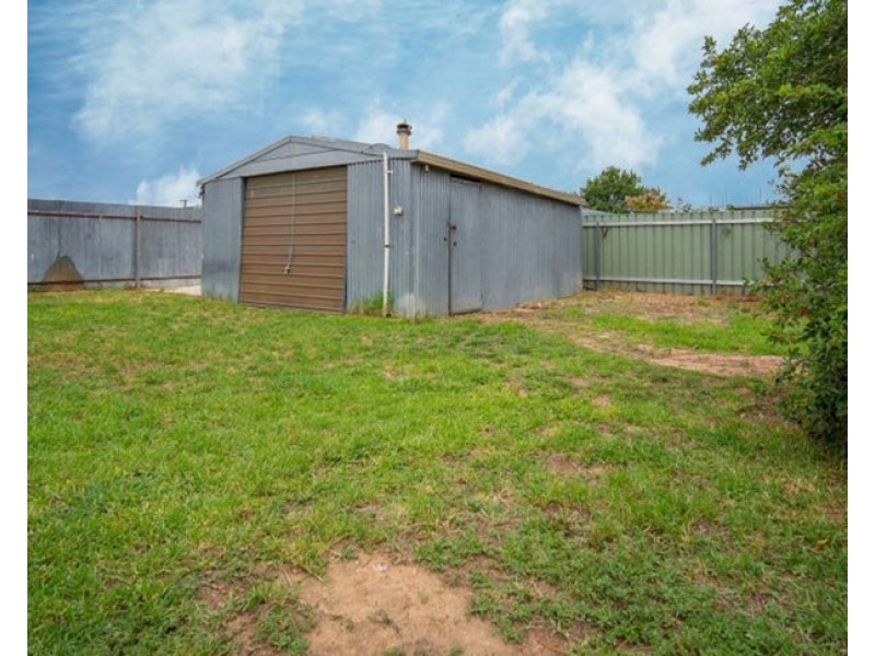65 Main Street, Lake Albert NSW 2650
