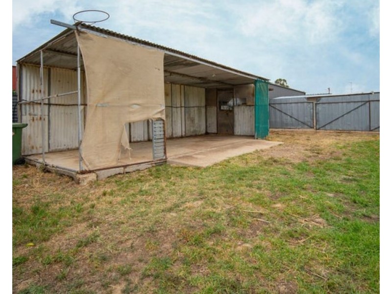 65 Main Street, Lake Albert NSW 2650