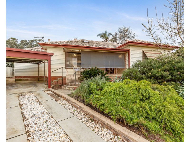 3 Waranga Avenue, Mount Austin NSW 2650