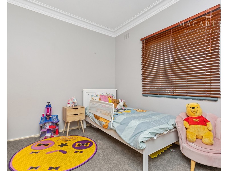 3 Waranga Avenue, Mount Austin NSW 2650