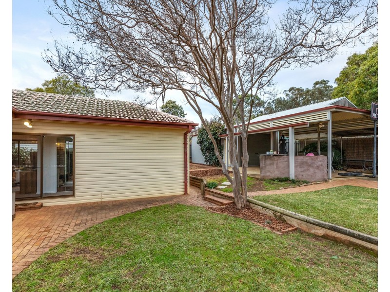 3 Waranga Avenue, Mount Austin NSW 2650