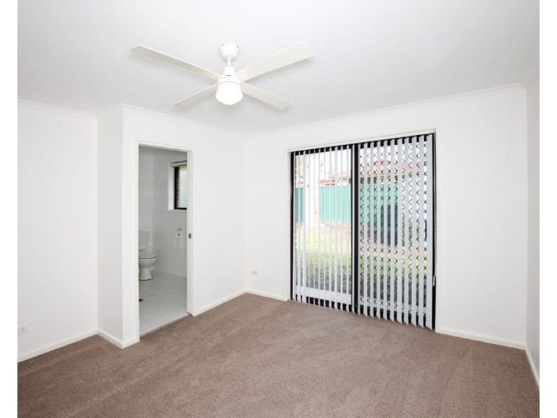 22 Maple Road, Lake Albert NSW 2650