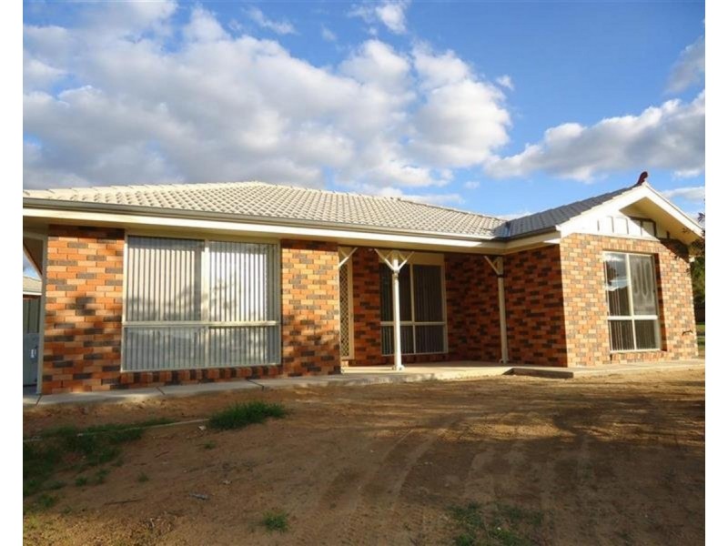 2/2 Dunn Avenue, Forest Hill NSW 2651