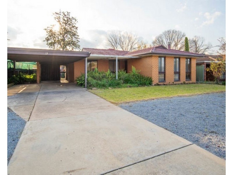 13 Telopea Crescent, Lake Albert NSW 2650
