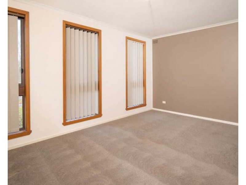 13 Telopea Crescent, Lake Albert NSW 2650