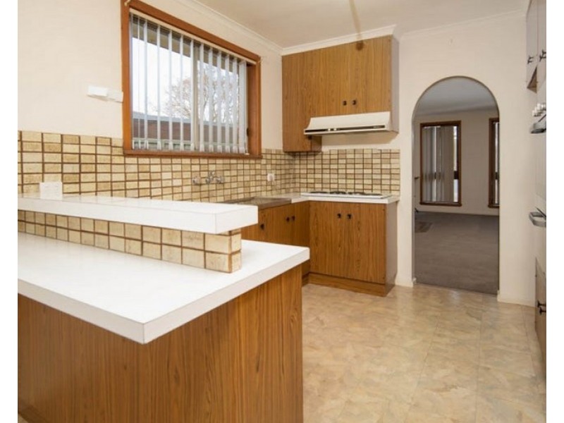 13 Telopea Crescent, Lake Albert NSW 2650