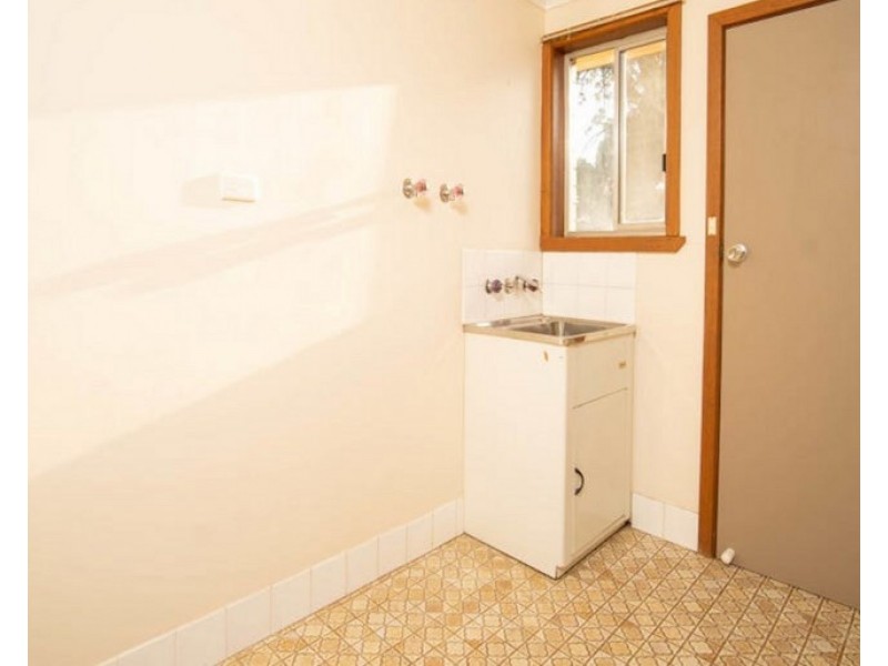 13 Telopea Crescent, Lake Albert NSW 2650