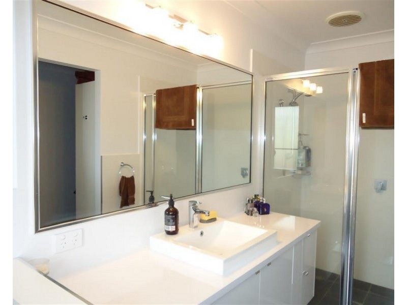 33 Clifton Street, Bourkelands NSW 2650