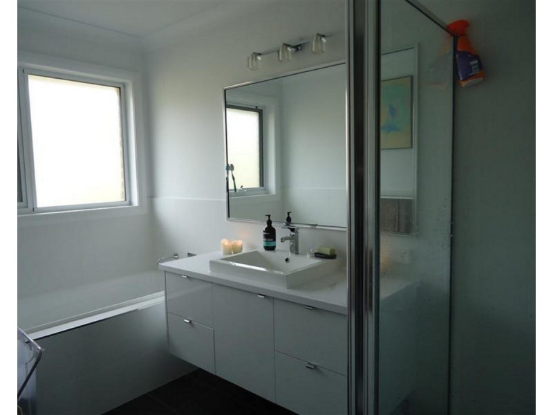 33 Clifton Street, Bourkelands NSW 2650